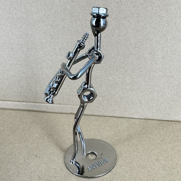 ANTVIVR metal figurine of steel